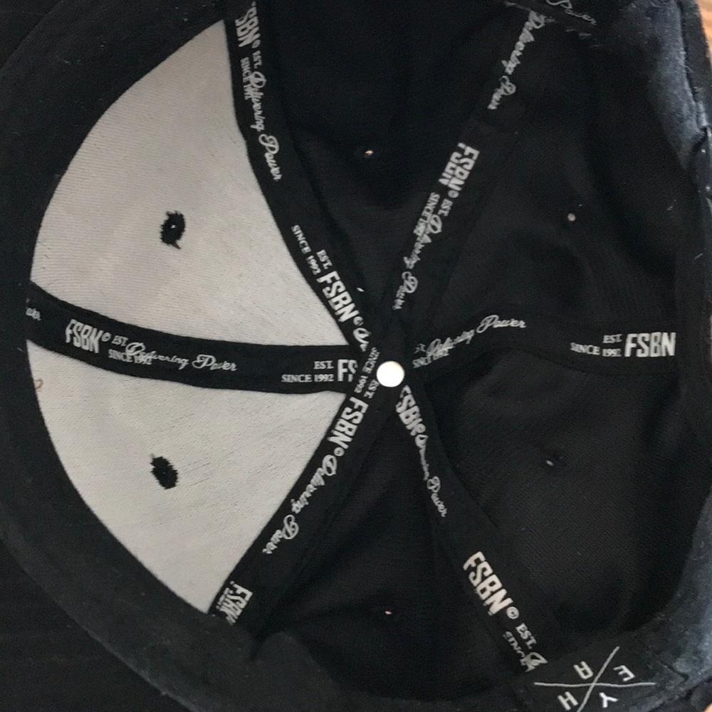 Hat - Picture 4 of 4